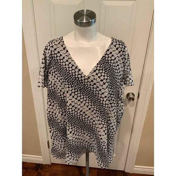 Michael Kors Black White Floral Flutter Sleeve V-Neck Top, Size 2X Plus - Picture 1 of 5